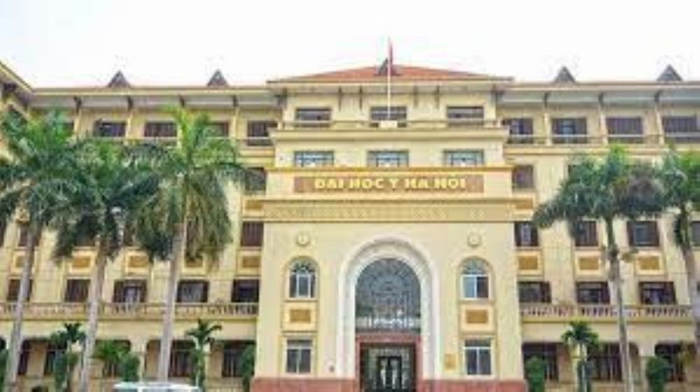 Trao Giấy chứng nhận kiểm định chất lượng cơ sở giáo dục chu kỳ 2 Trường Đại học Y Hà Nội